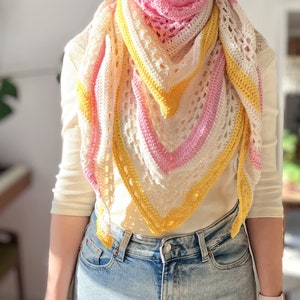 Easy Crochet Triangle Shawl Pattern / Striped Crochet Scarf, Beginner Crochet Shawl Pattern, Women's Crochet Shawl PDF Pattern Download image 2