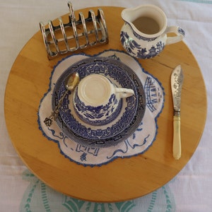 Blue Willow teacup and saucer, Old Willow English Ironstone Tableware EIT Ltd, blue and white Staffordshire pottery, Blue Willow doily image 8