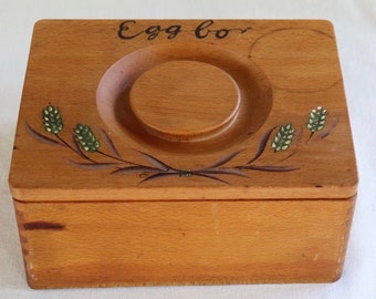 Quaint hand-painted Shaker-style timber box, rustic wooden box for home or kitchen storage, vintage egg storage box