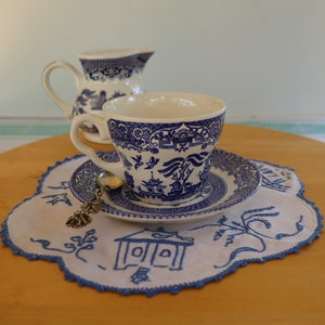 Blue Willow teacup and saucer, Old Willow English Ironstone Tableware EIT Ltd, blue and white Staffordshire pottery, Blue Willow doily image 7