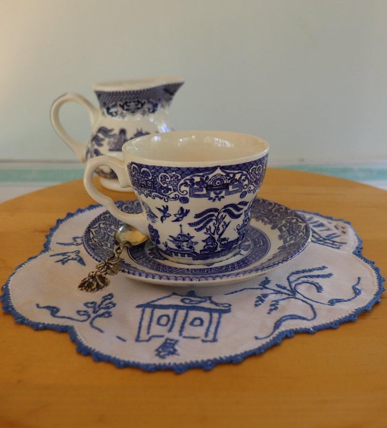 Blue Willow teacup and saucer, Old Willow English Ironstone Tableware EIT Ltd, blue and white Staffordshire pottery, Blue Willow doily image 7