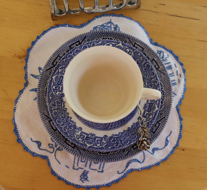 Blue Willow teacup and saucer, Old Willow English Ironstone Tableware EIT Ltd, blue and white Staffordshire pottery, Blue Willow doily image 4