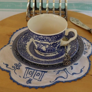 Blue Willow teacup and saucer, Old Willow English Ironstone Tableware EIT Ltd, blue and white Staffordshire pottery, Blue Willow doily image 3