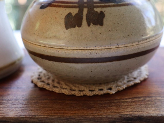 Round ceramic bowl decorated dome lid, trinket bo… - image 4