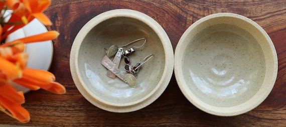 Round ceramic bowl decorated dome lid, trinket bo… - image 6