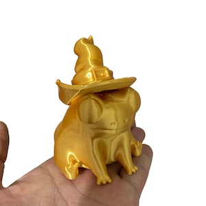 3D Printed Frog Wizard Sculpture: Whimsical Home Decor (10 cm)