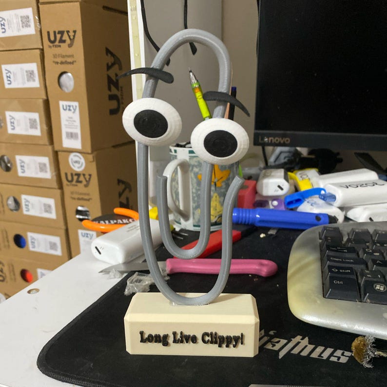 Clippy Decor, Retro Desk Decor, Microsoft Icon, Tech Gift, Office Nostalgia, Clippy Figure, Paperclip Decor, Tech Office Decor, Geek Desk, Retro Office, Clippy Stand, Unique Gift, Office Humor