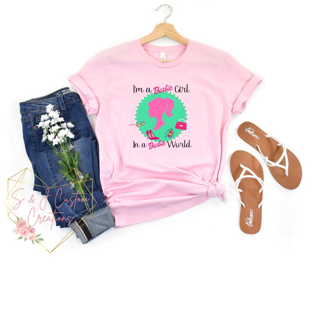 t-shirt com as citações de eu sou uma barbie girl - TenStickers