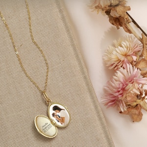 Collar con medallón de flores silvestres • Collar con flor de nacimiento • Medallón con mensaje • Medallón con foto personalizada • Medallón de recuerdo • Medallón grabado imagen 5