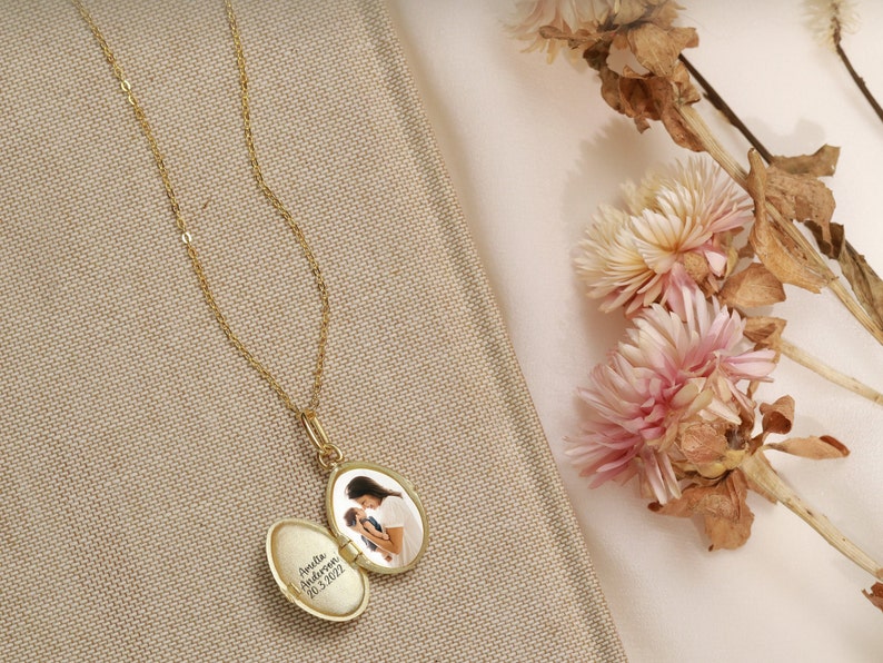 Collar con medallón de flores silvestres • Collar con flor de nacimiento • Medallón con mensaje • Medallón con foto personalizada • Medallón de recuerdo • Medallón grabado imagen 5