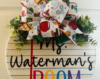 Teacher Classroom sign, Hanging door sign with interchangeable bows, Classroom, Door hanger wreath