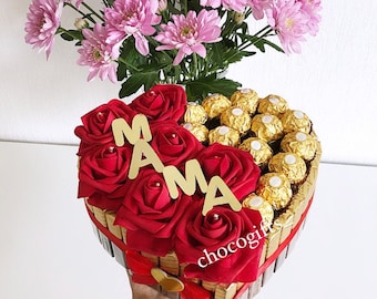 Geburtstagsgeschenk für die Mama aus Merci/ rote Rosen und Rocher Ferrero, besonderes Geschenk für eine besondere Person