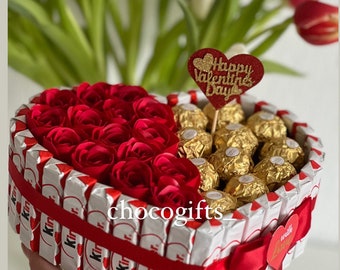 Geschenkbox, Geschenk aus Kinderriegeln und Rocher Ferrero. Für Freundin, Verlobte, Geliebte .Geburtstagsgeschenk