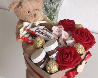 Teddy Box mit Nutella, Rosen ,  Rafaellos & Buenos. Geschenk zum Geburtstag oder besondere Anlässe.