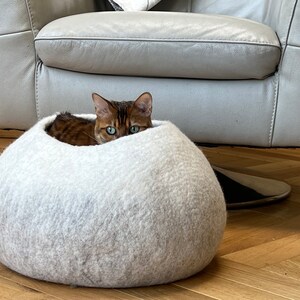 Amazing May Sale - UK Best Seller - Despatched Next Day from UK.  Highest Quality 100% Wool Cats Caves and