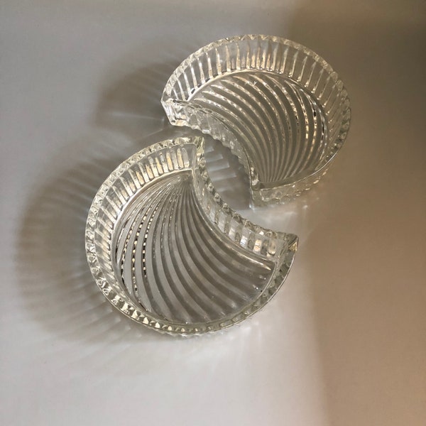 Curved Ribbed Glass Dish
