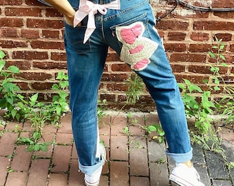 Vintage patchwork quilt geappliqueerd oversized Levi's denim blue jeans