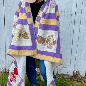 Abrigo de patchwork hecho a mano con colcha vintage reciclada