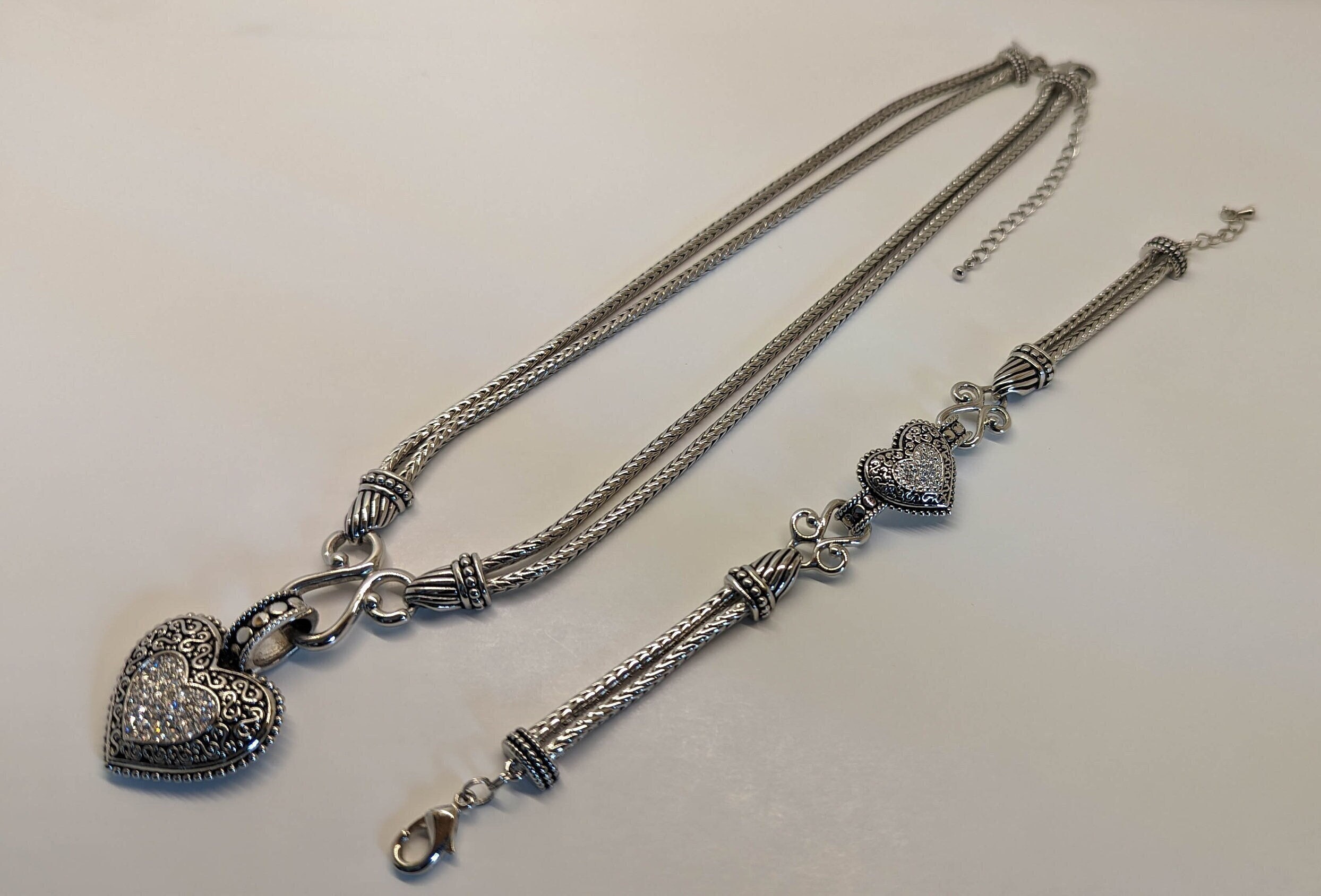 Lia Sophia Ravenna Retired Long Necklace : Amazon.ca: Clothing, Shoes &  Accessories