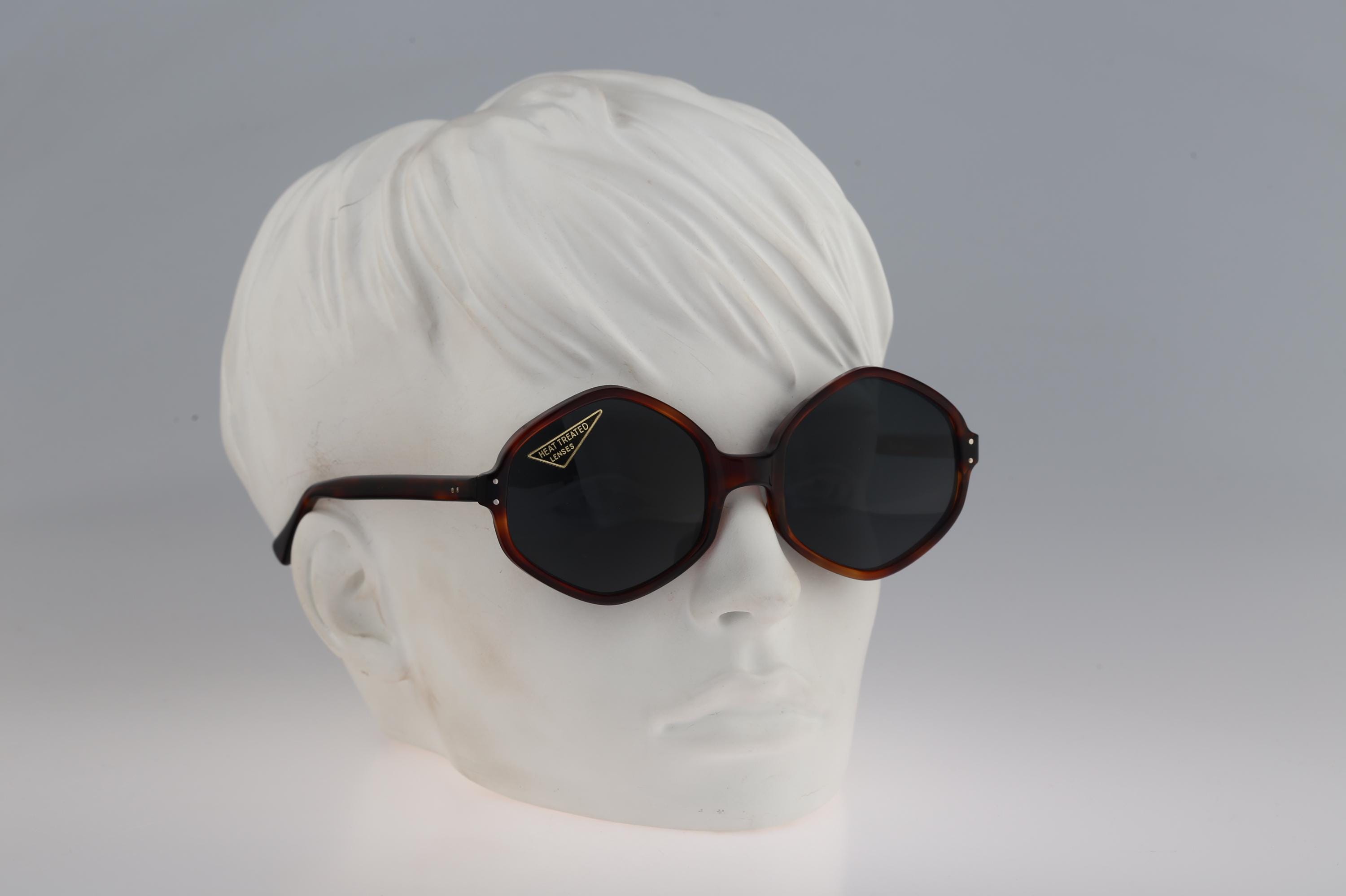 Vintage Selecta Sunglasses Sold ------------------------ 60s Selecta Frame Italy  main image 3