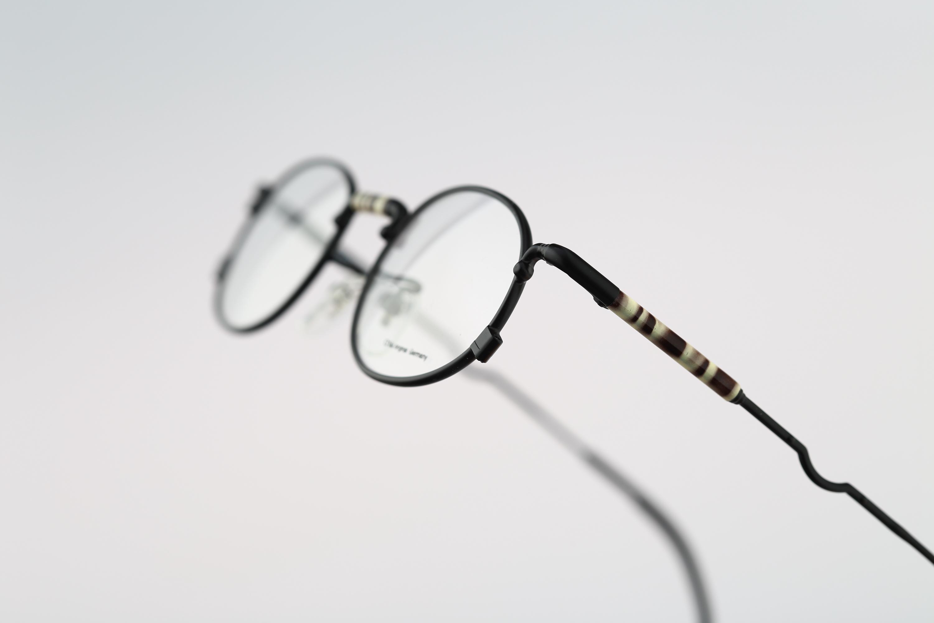 Chai SL 1 F Ii96, Vintage 90s Black Unique Steampunk Small Oval