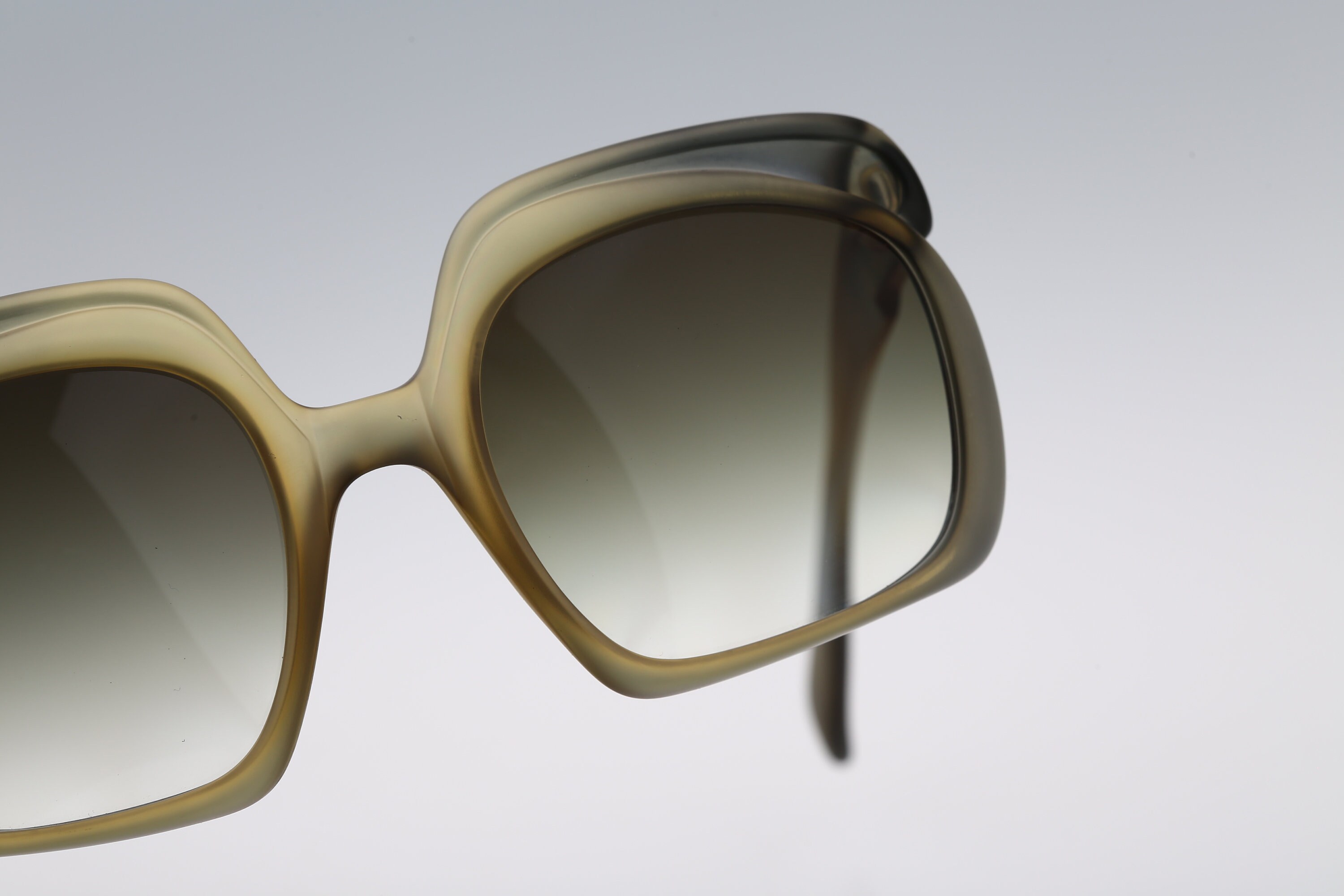 Christian Dior 2009 571, Vintage 70s Iconic Oversized  display picture 2