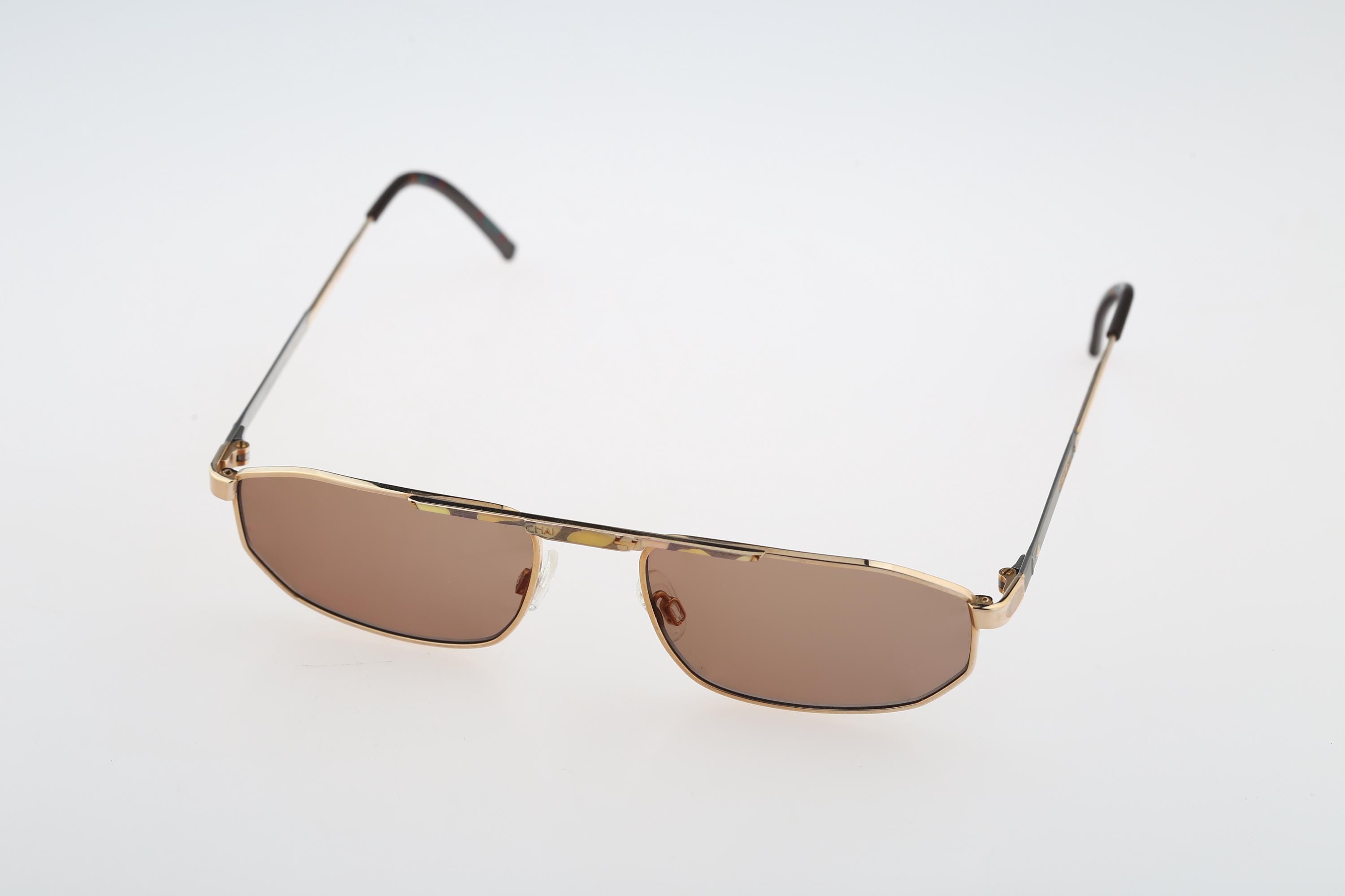 Chaii.Co Elegant Gold Sunglasses Chai Geometric Light Gold Glasses for Women | Eyebuydirect main image 4