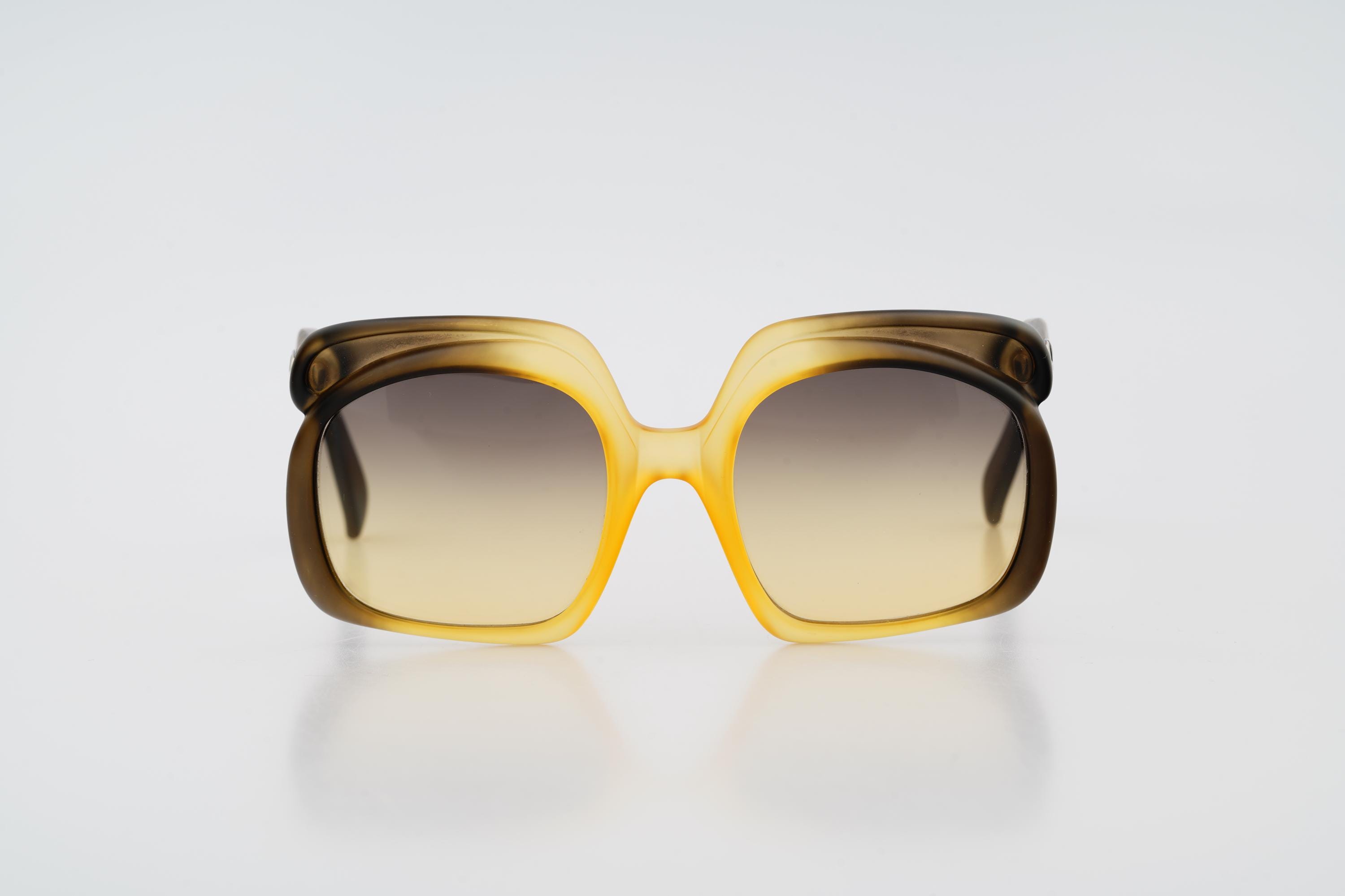 Christian Dior 2009 272, Vintage 70s Iconic Oversized  display picture 3