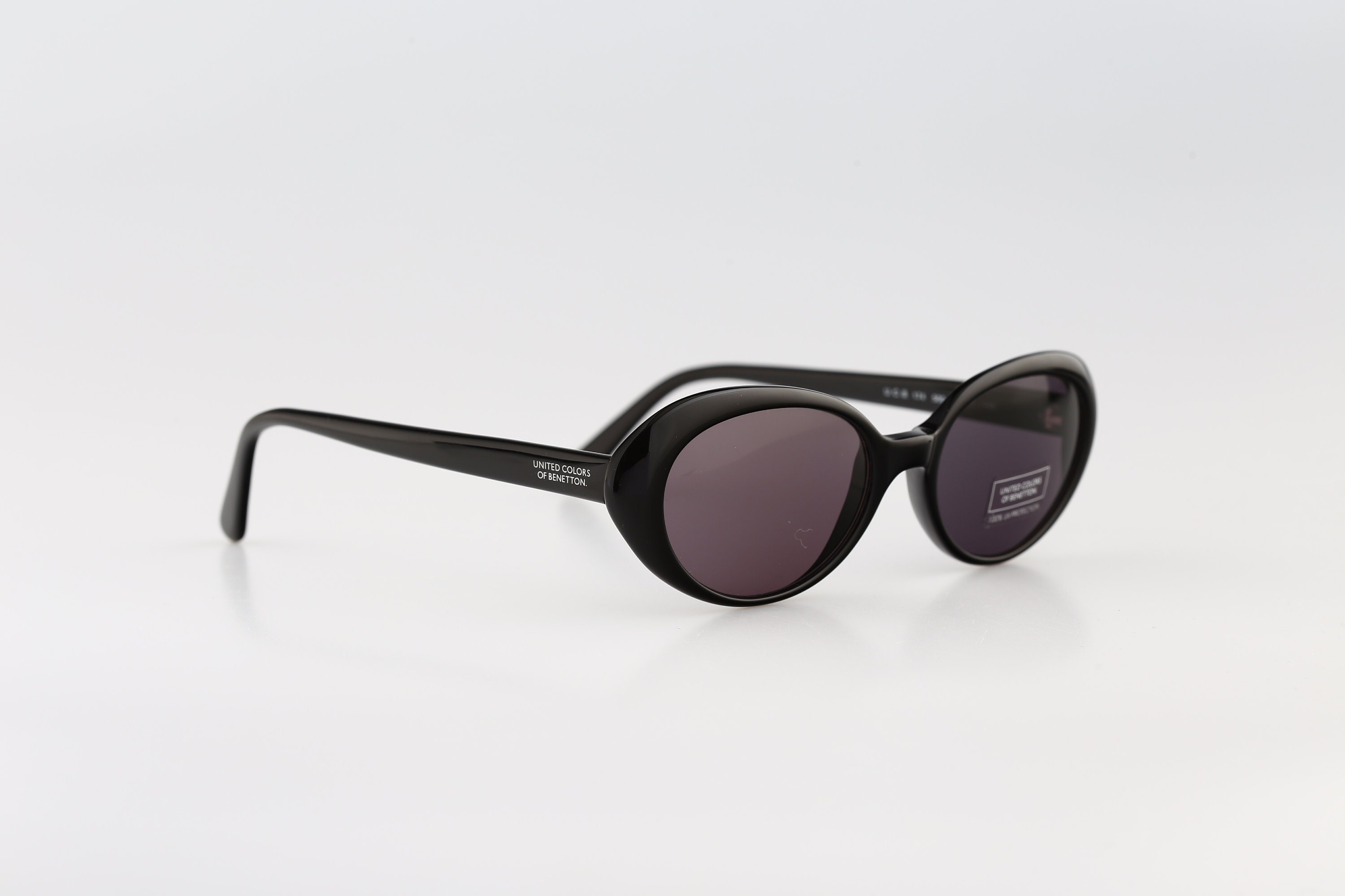 Benetton UCB 174 500, Vintage 90s Unique Black Oval 