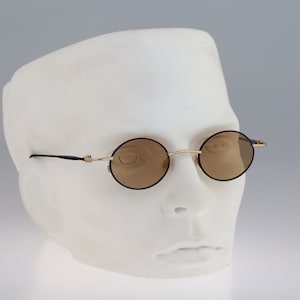 Contro Verse 4211 000 78, occhiali da sole vintage anni '90 con lenti nere e dorate, stile steampunk, piccoli occhiali da sole rotondi da uomo e da donna NOS
