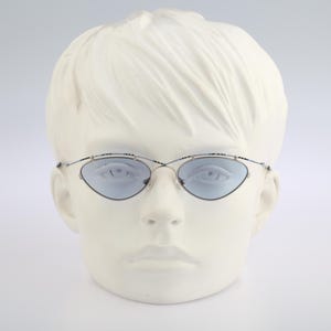 Ihr Augenoptiker Kruse 156 2、ヴィンテージ 90 年代着色ブルーレンズシルバースモールオーバルサングラスレディース、NOS