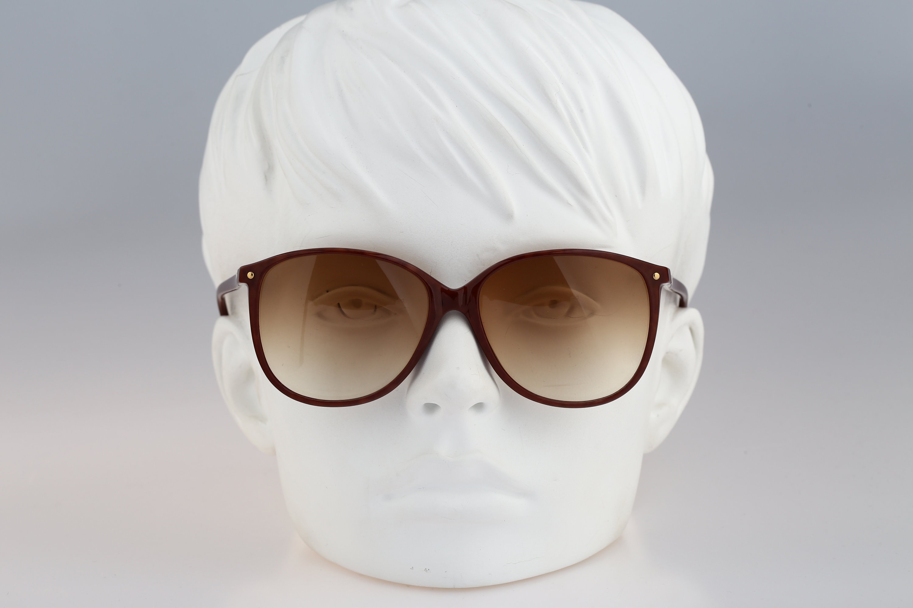 sonnenbrillen aufbewahrung vintage-flair-bilderrahmen-weiss