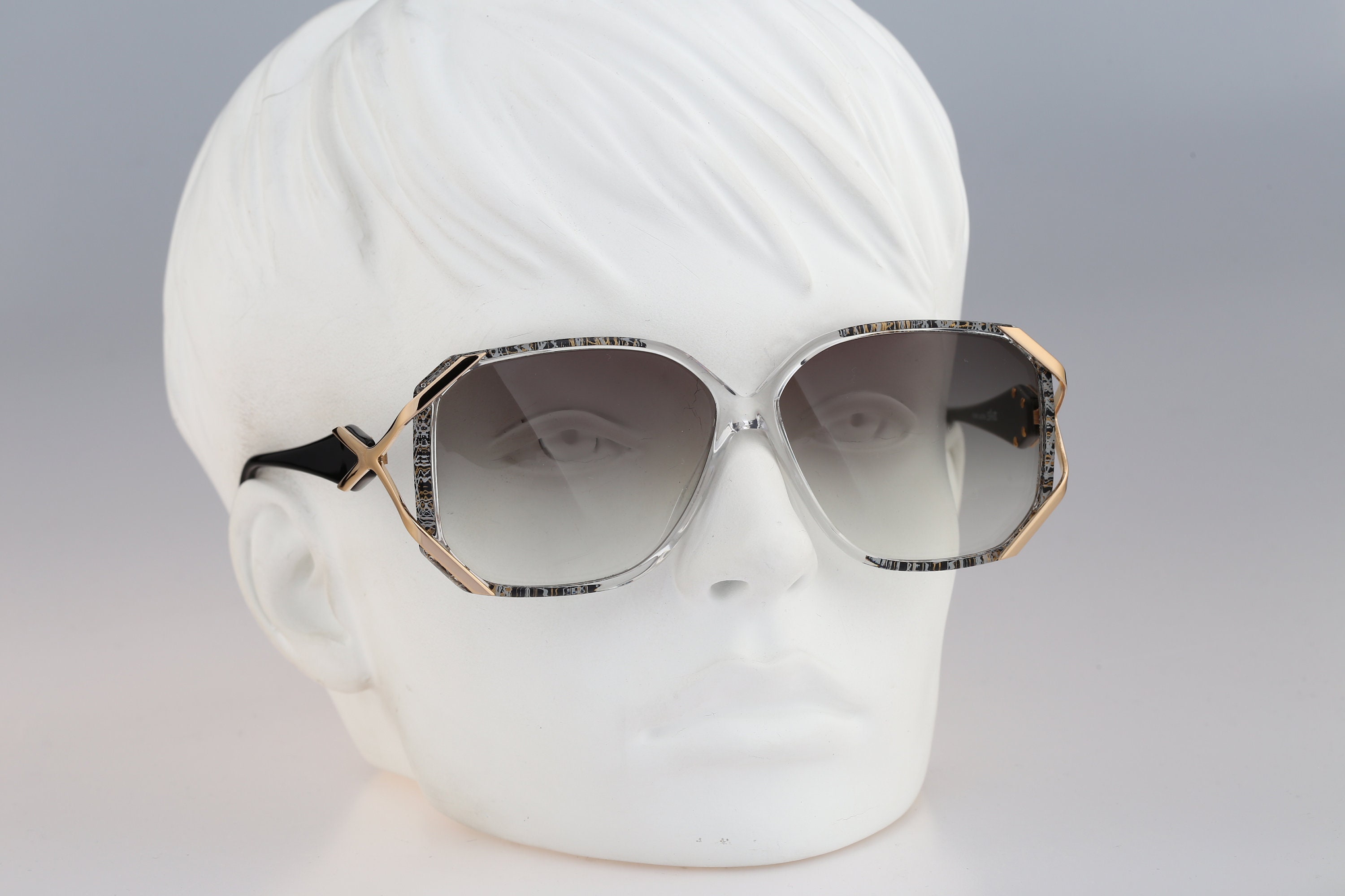 Silhouette M 1762 25 C 1976, Vintage 80s Clear Oversized Hexagon