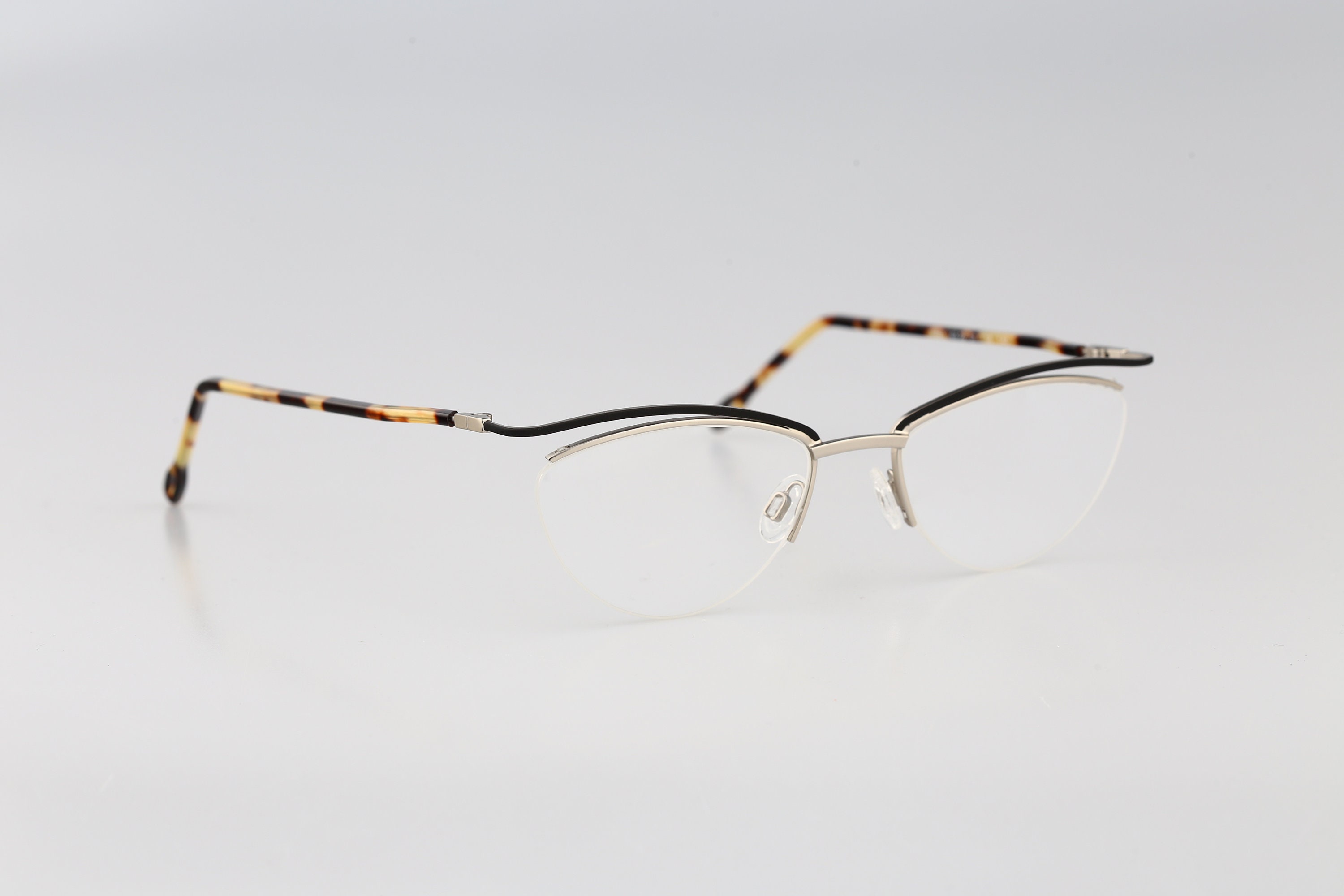 Accessoires Zonnebrillen & Eyewear Brillen Robert Rudger 1550 148 22 Vintage jaren '90 uniek zwart & grijs halve velg kleine kattenbril frames vrouwen NOS 