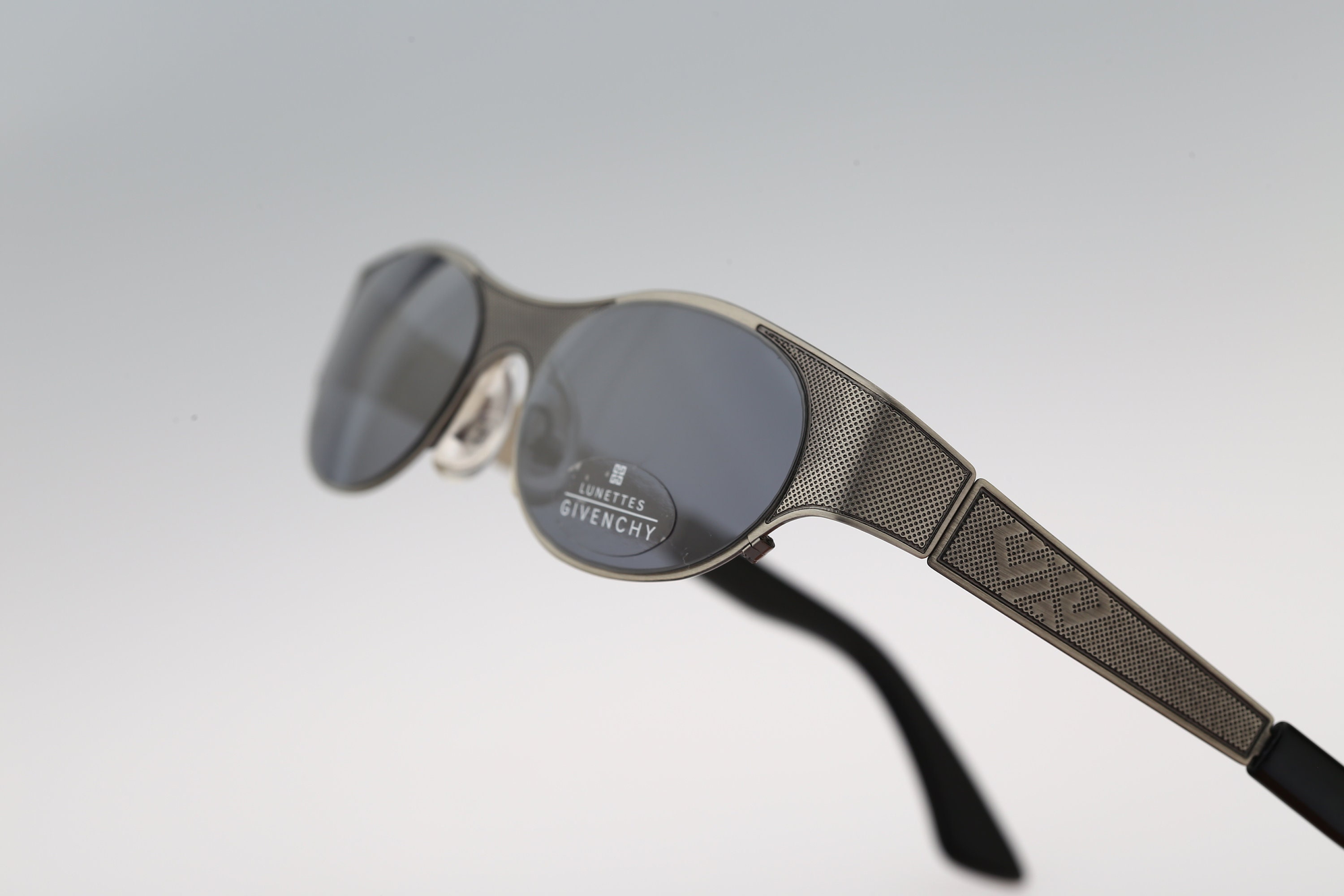 Givenchy 1077 001, Vintage 90s Antique Silver Steampunk  display picture 3