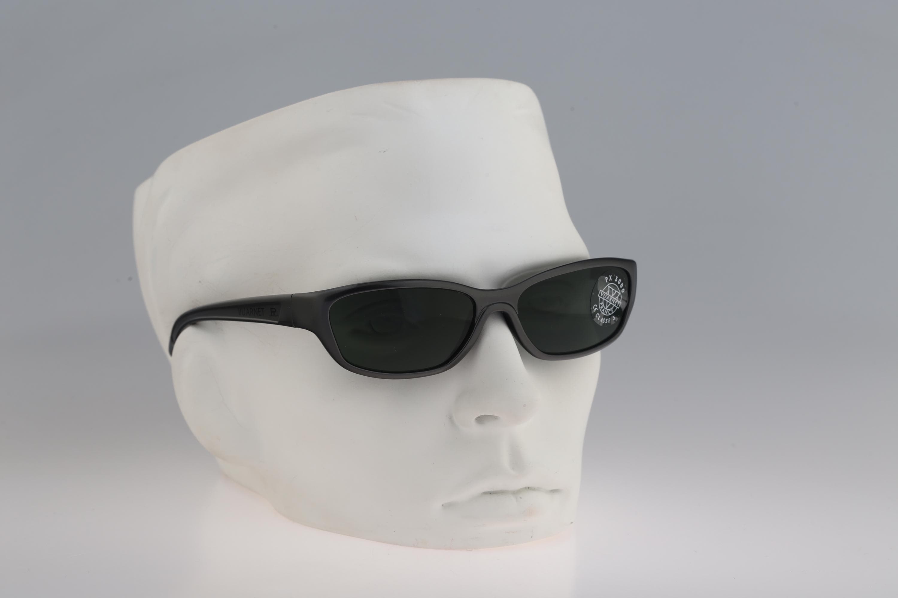 Vuarnet Pouilloux Ref. 107 ANT、ヴィンテージ 90 年代 長方形 ラップ