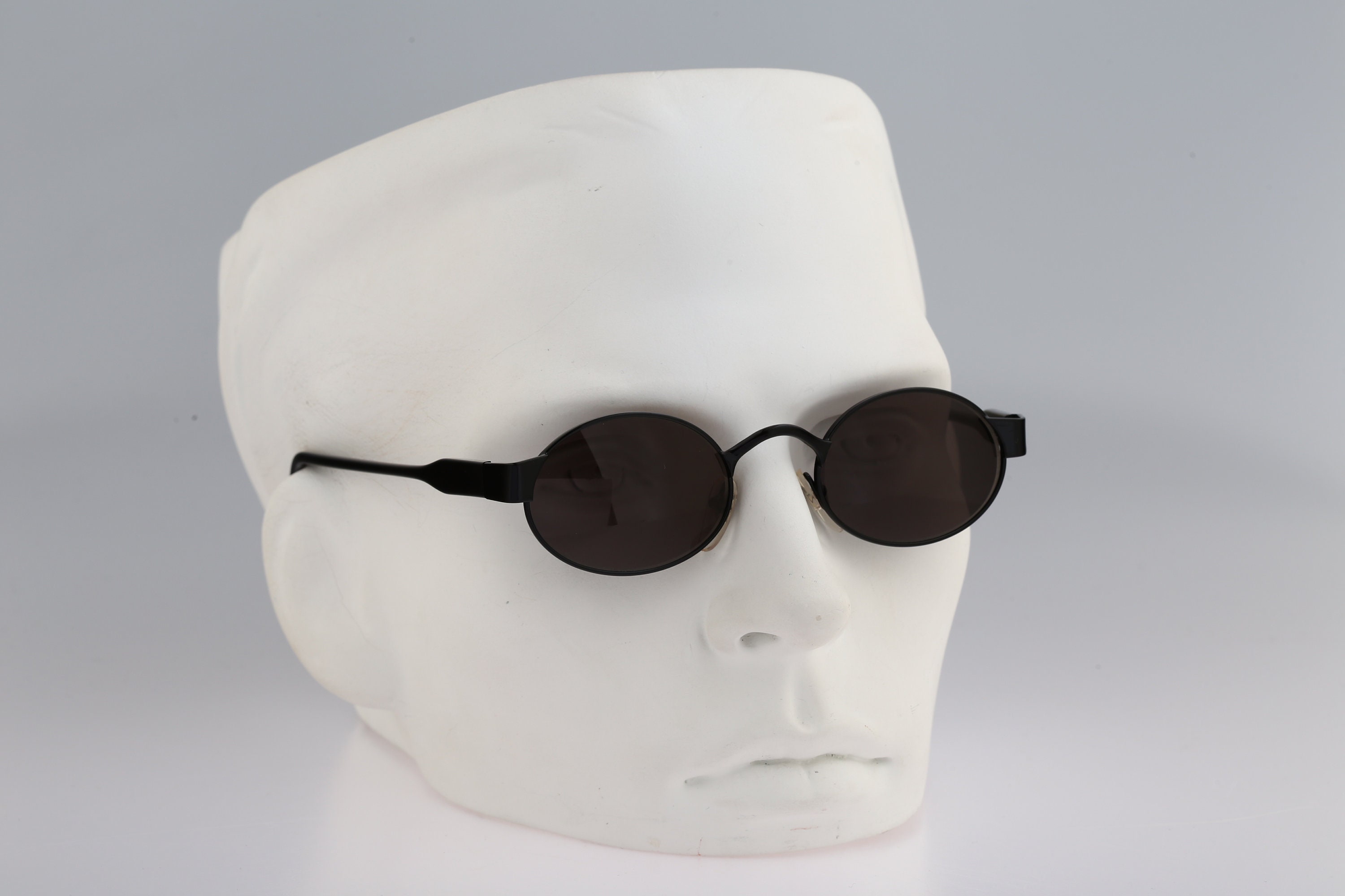 Newave 2021 51, Vintage 90s black small oval sunglasses mens & women, NOS