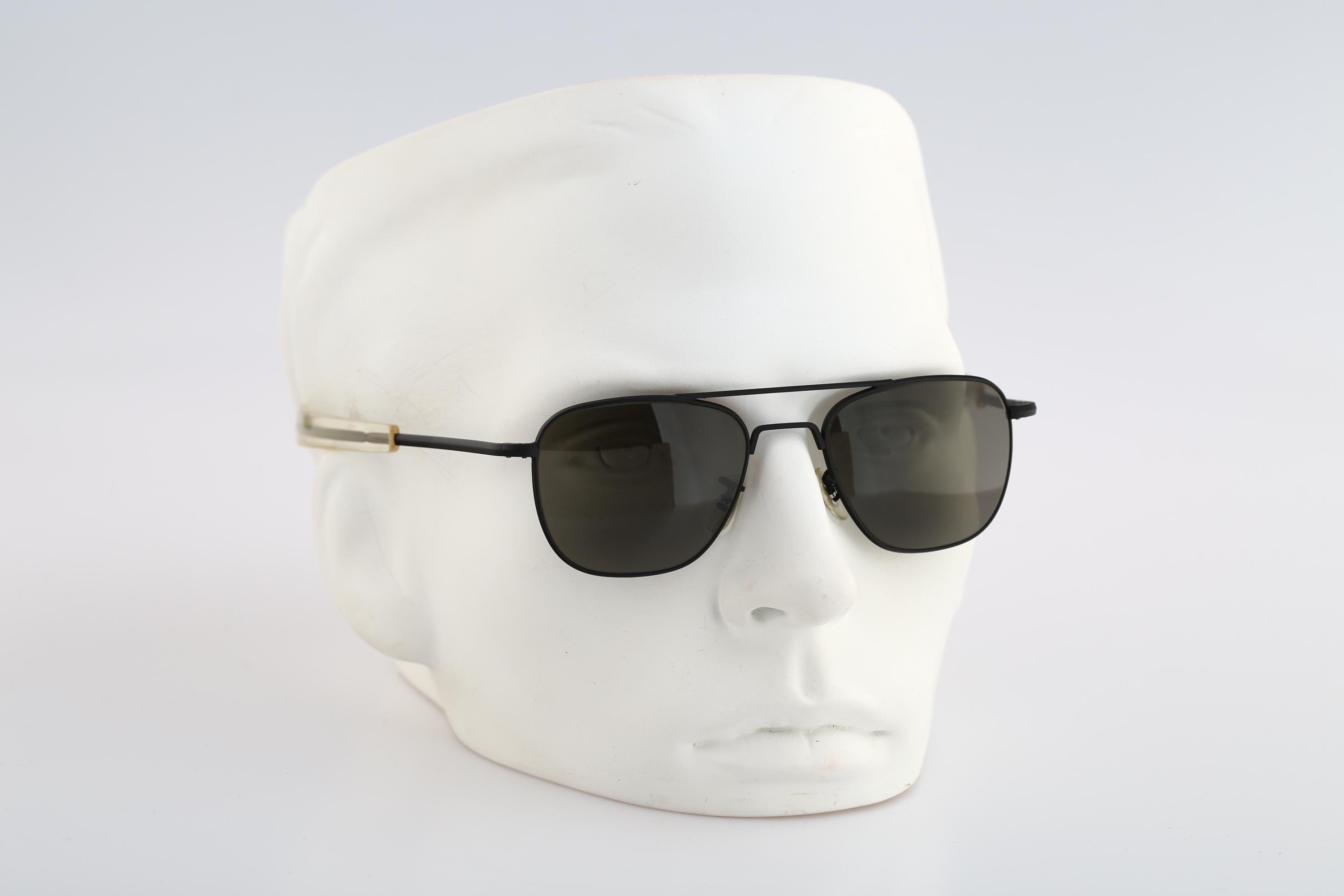 Randolph USA メンズ レディース アビエイターサングラス マットクローム クラシック 偏光 非偏光 紫外線保護, マットクローム/コバルト偏光55mm。, 並行輸入品 Randolph Engineering Aviator Polarized AF128 New Unisex Sunglasses