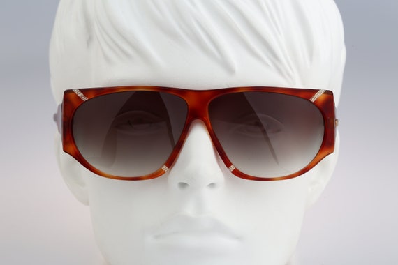 Silhouette tortoise shell style frame sunglasses. Classic Tortoise Sunglasses - Getty Museum Store main image 3