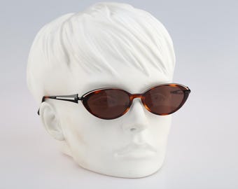BCBGMAXAZRIA Sunglasses FLAWLESS Tortoise Brown Cat Eye  display picture 1