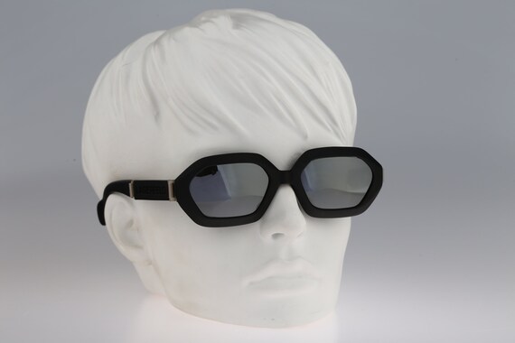 Lagerfeld 4107 02, Vintage 90s Silver Mirrored Lenses Black