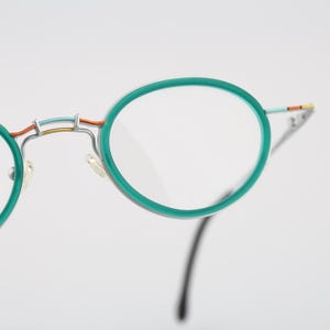 Pass 012 147, Vintage 90s silver and green double rim small circle round eyeglasses frames mens & womens NOS