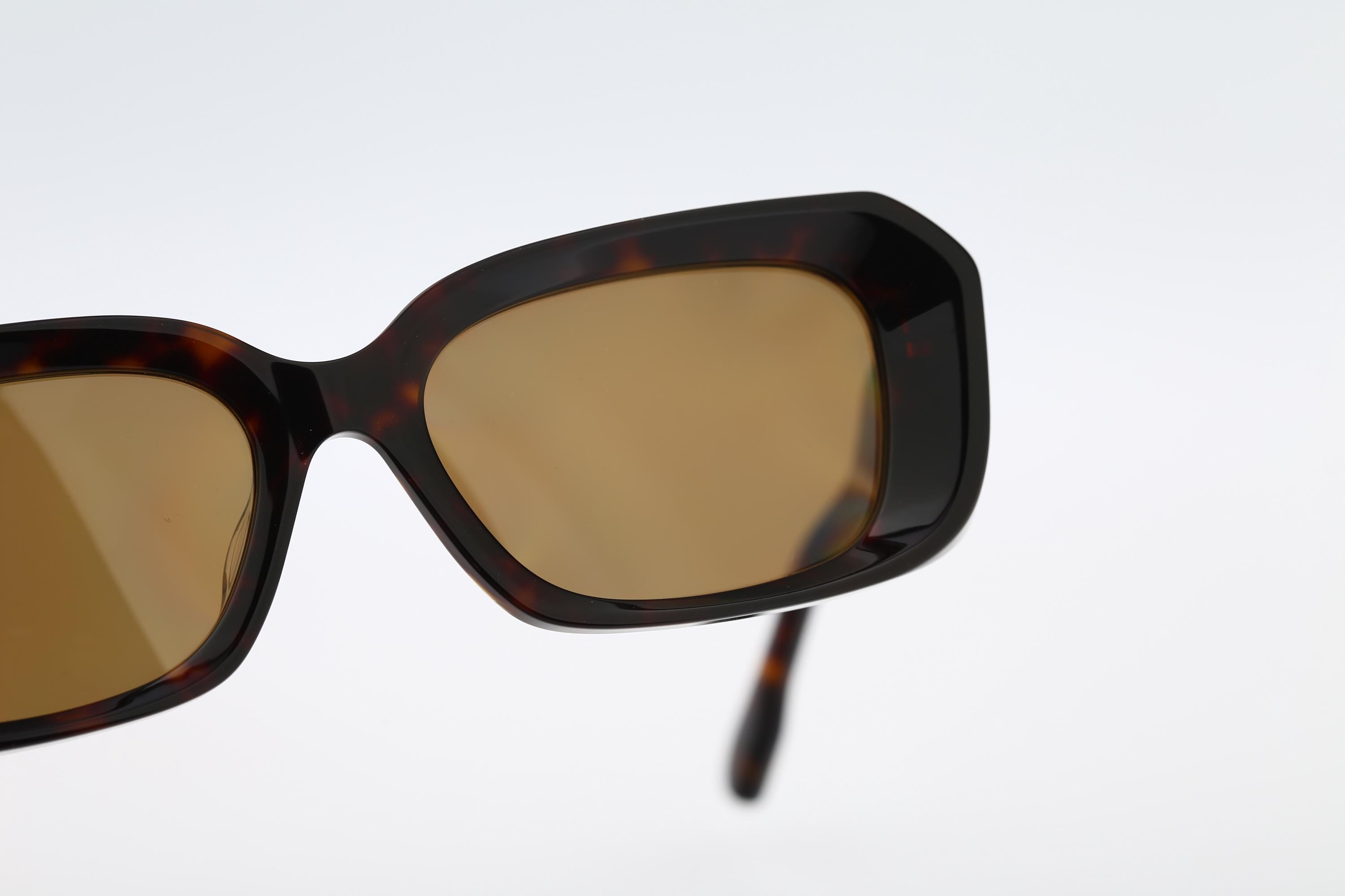 グッチ GG 1531SK 002、2000年代、トータスレクタングルキャットアイ