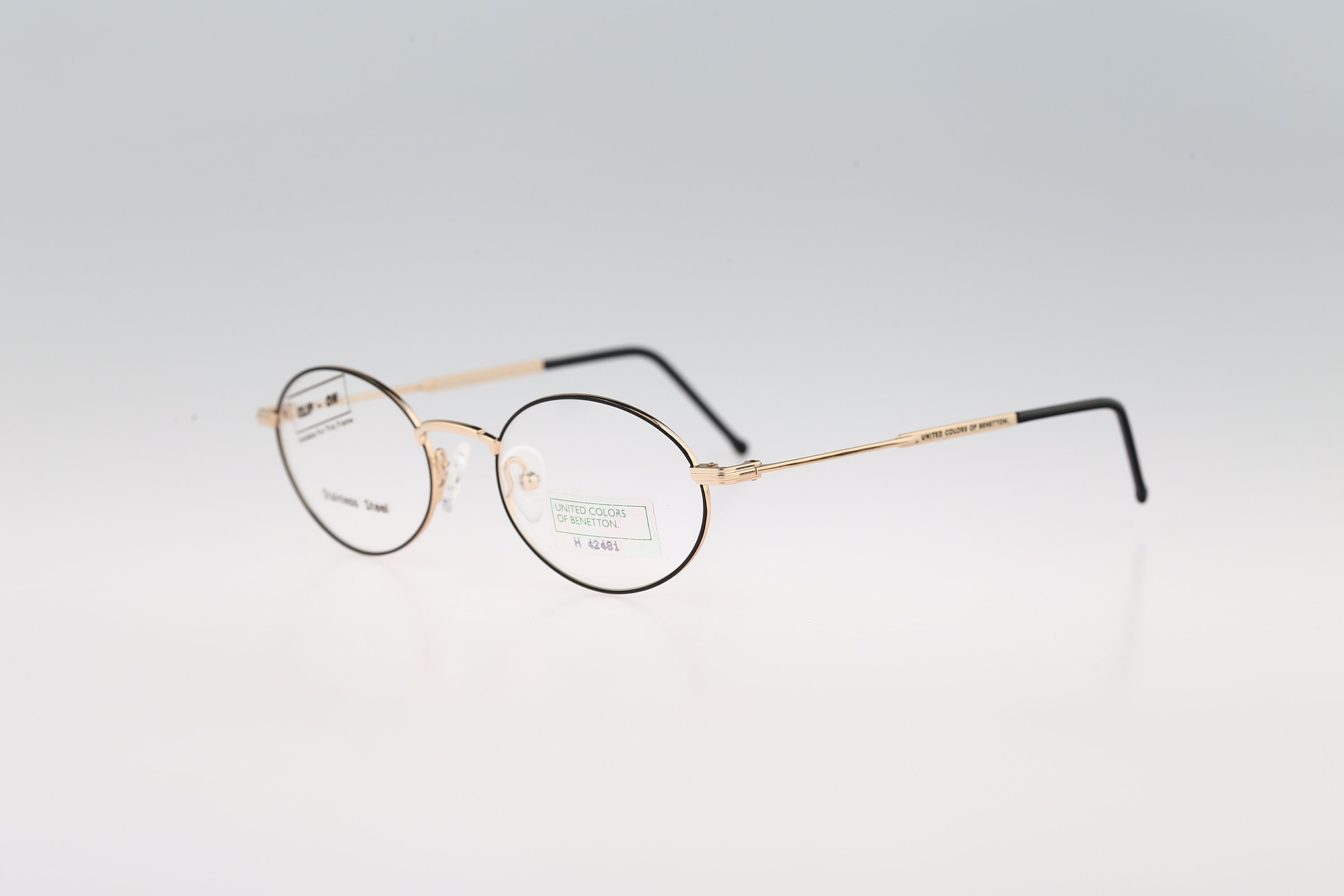 United Colors of Benetton A56 190, Vintage 90s Black and Gold