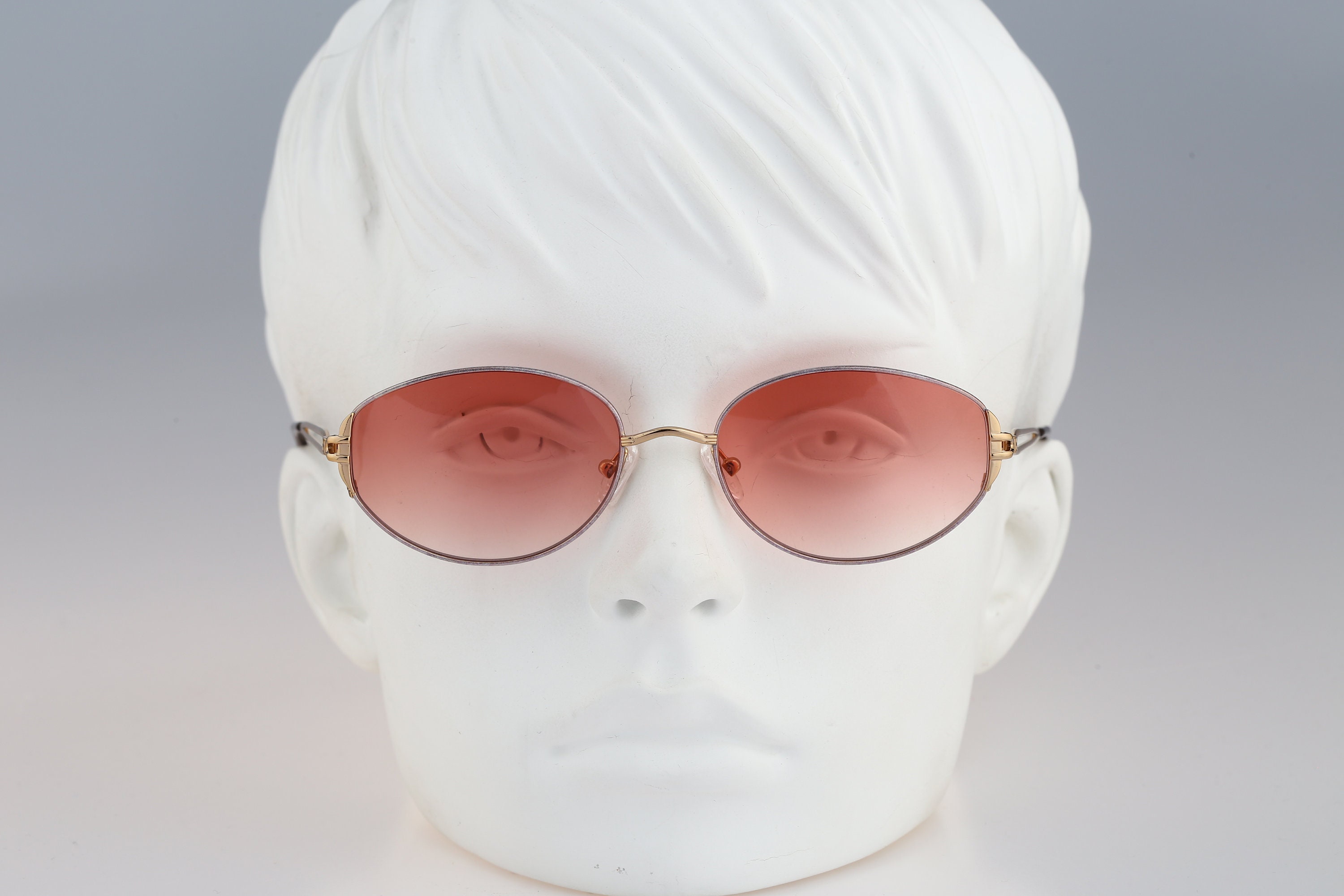 New Designer Escada Cat Eye Sunglasses w/ Case and Cloth ESCADA Sunglasses & Sunglasses Accessories for Women for  main image 2