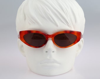 Country Vintage Sunglasses, Made in Italy. Round Cat Eye  display picture 2