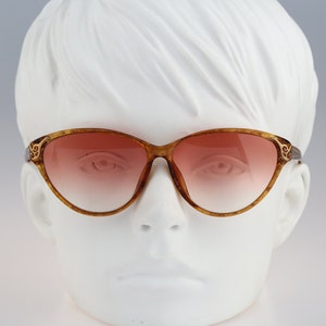 Vienna Line 1730 10, Vintage 80s tinted lenses clear brown cat eye sunglasses women, NOS