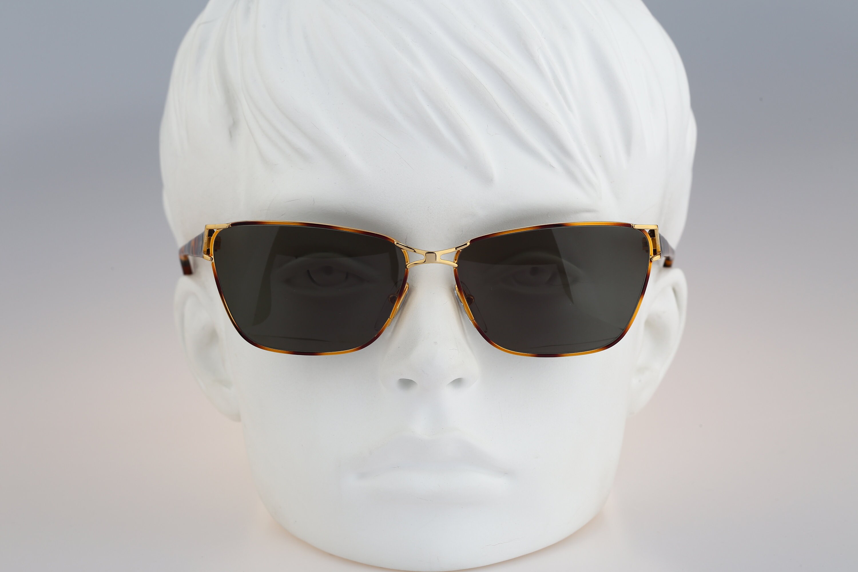Vallotica Europa 57, Vintage 90s Unique Gold & Tortoise 