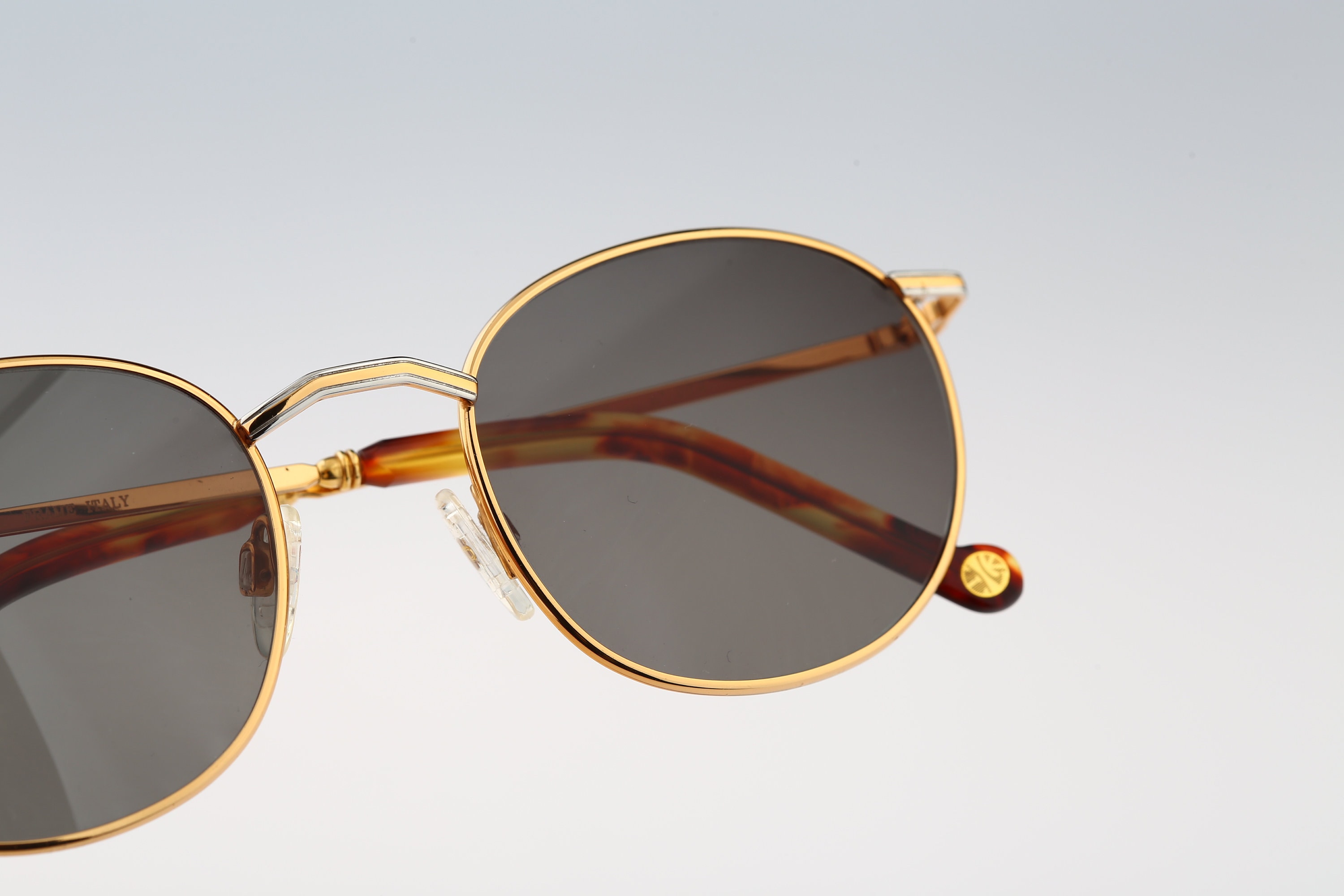 Loewe Chunky Anagram LW40035F 01B Sunglasses Black/Gold