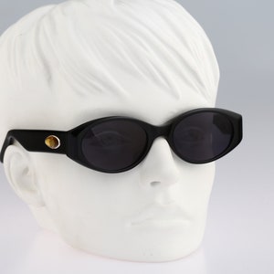 Von Furstenberg MF 104 700, Vintage 90&#39;s black oval sunglasses womens / NOS
